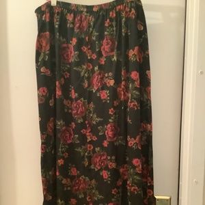 Plus size rose pattern skirt with elasticized waistband